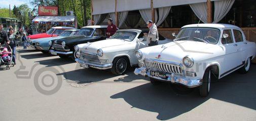 Прокат и заказ ретро автомобилей на свадьбу, аренда ретро автомобиля в Москве.