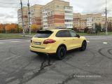 Аренда \ прокат Porsche Cayenne - Порше Кайен цвет желтый с панорамной крышей