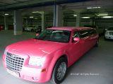 Розовый лимузин напрокат, прокат розового лимузина Крайслер Chrysler