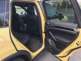 Аренда  прокат Porsche Cayenne - Порше Каен цвет желтый с панорамной крышей