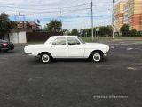 Волга ГАЗ 24 1982 года выпуска.Цвет автомобиля Белый, цвет салона Красный